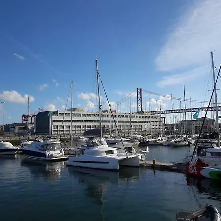 Love Boat With A Tour Båthotell